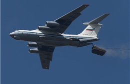 Xem không quân Nga thả rơi xe bọc thép từ độ cao gần 2.000 m